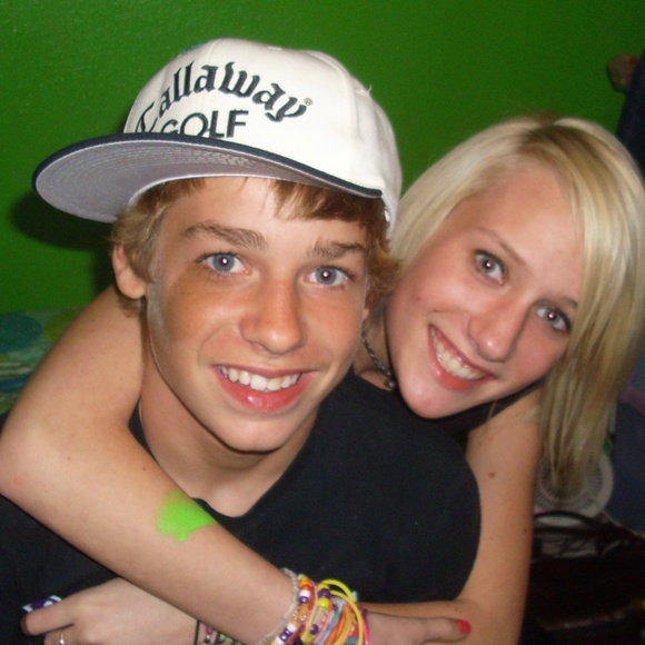 Meet your Posher - Picture 10 of 14